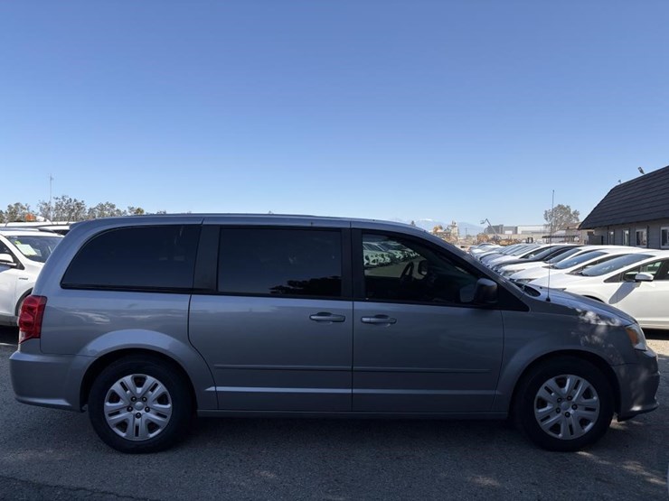 2014-dodge-grand-caravan-image-9