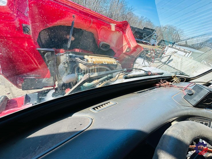 2011-volvo-truck-vhd-tri-axle-dump-truck-image-88