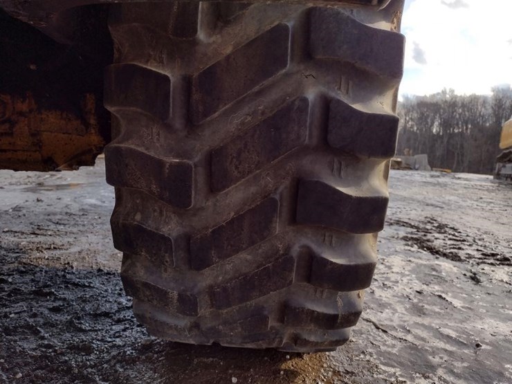 2021-deere-304l-image-19