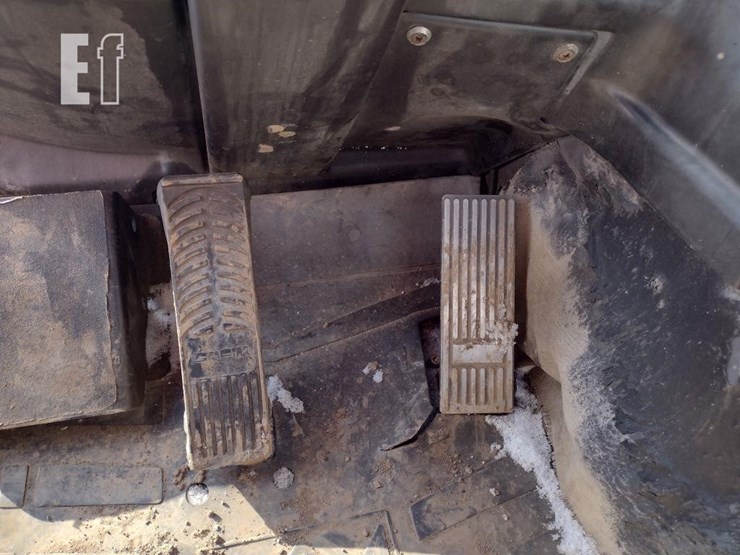 2019-genie-gth1544-image-8