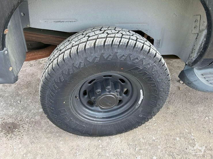 2005-ford-excursion-image-27