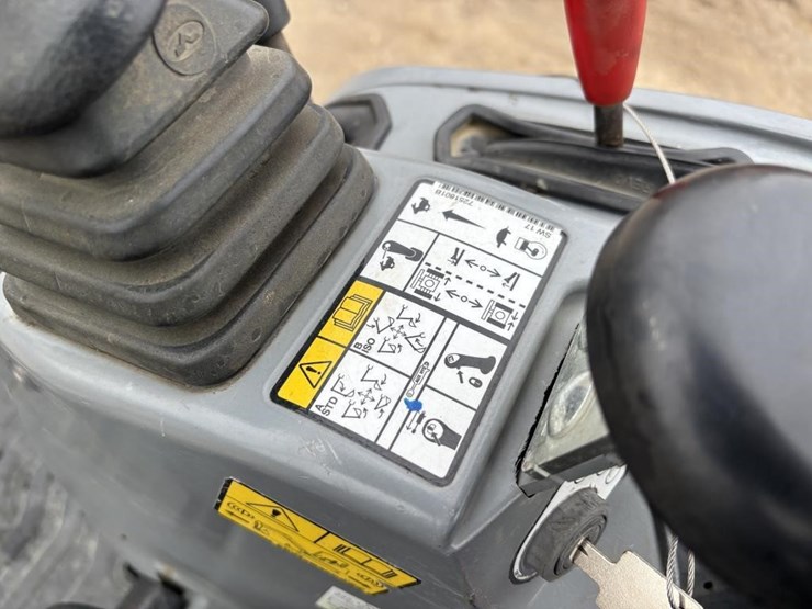 2021-bobcat-e20-image-31