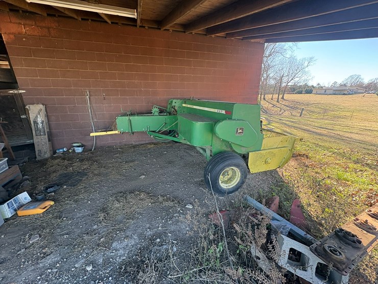 john-deere-336-image-1