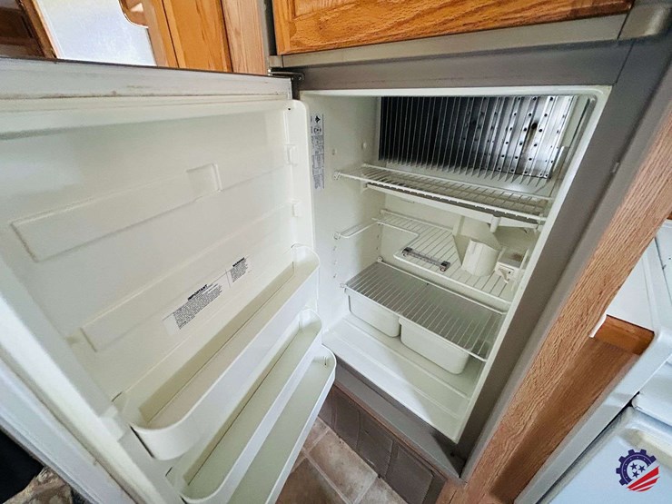 2003-forest-river-wildcat-28rk-t/a-camper-gooseneck-trailer-image-102