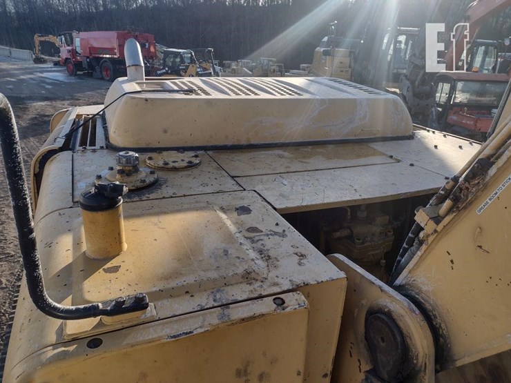 2000-deere-270c-lc-image-47