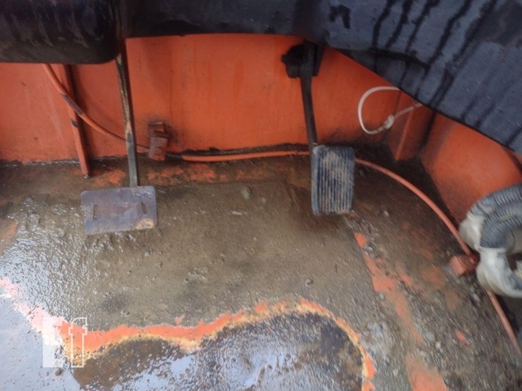 2005-jlg-g9-43a-image-7