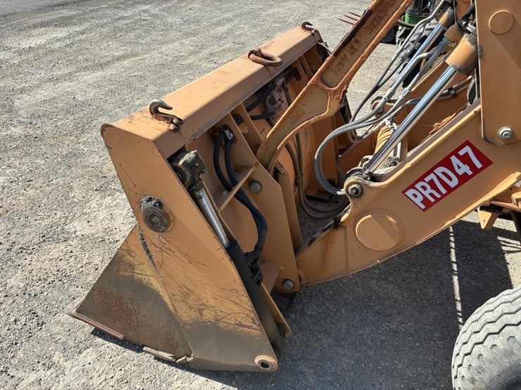 2009-case-570m-xt-image-9