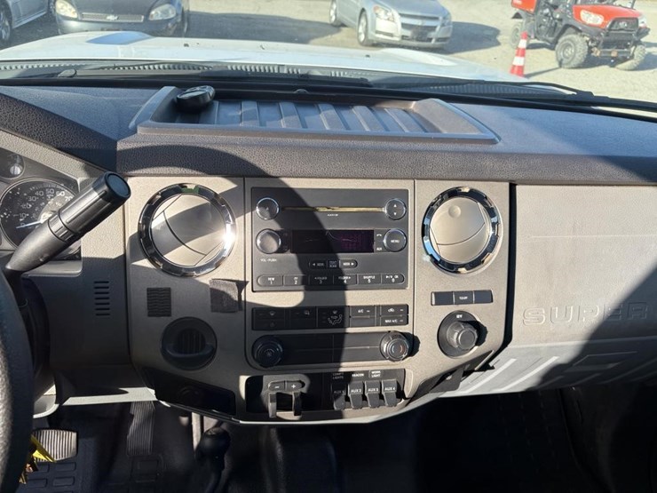 2012-ford-f550-image-14