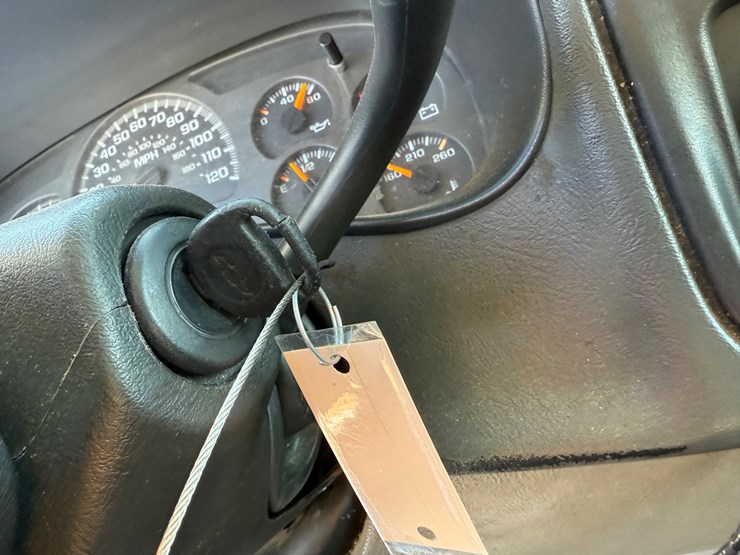 2004-chevrolet-tahoe-image-37