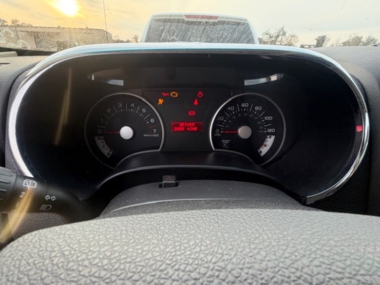 2011-ford-explorer-image-46