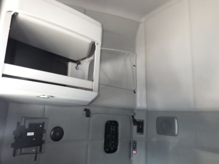 2020-kenworth-t680-image-21