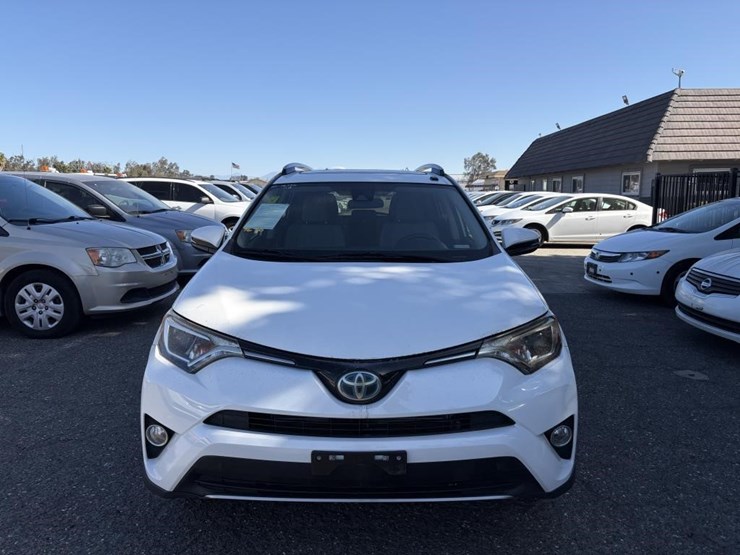 2018-toyota-rav4-image-5