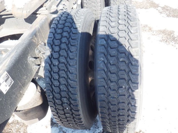 2023-peterbilt-579-image-11