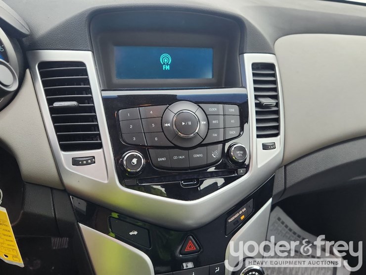 2016-chevrolet-cruze-image-19