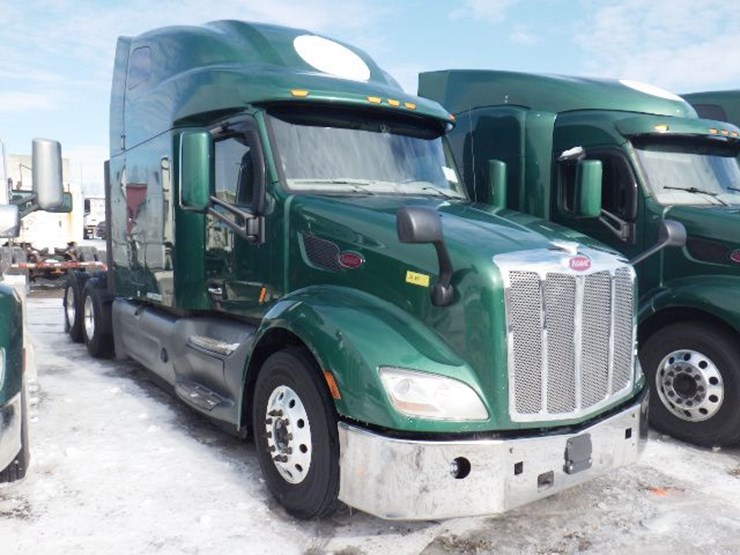 2019-peterbilt-579-image-4