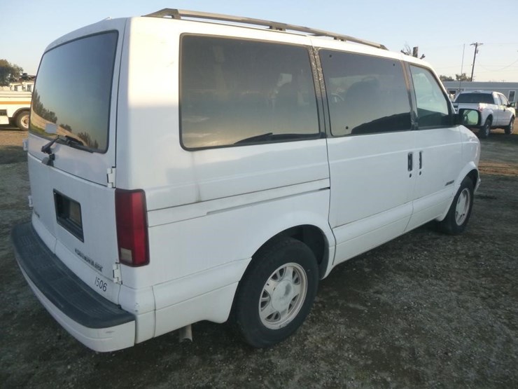 2000-chevrolet-astro-image-3