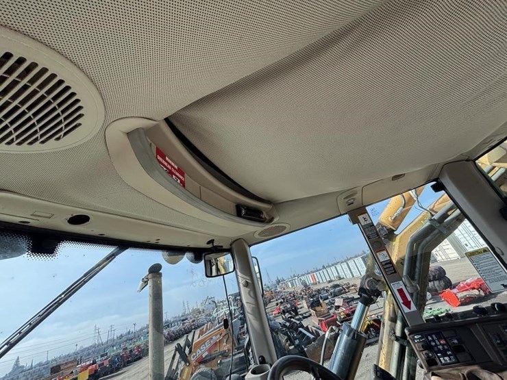 2005-john-deere-7220-image-35