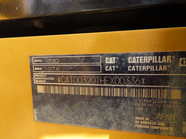 2018-caterpillar-320-image-10