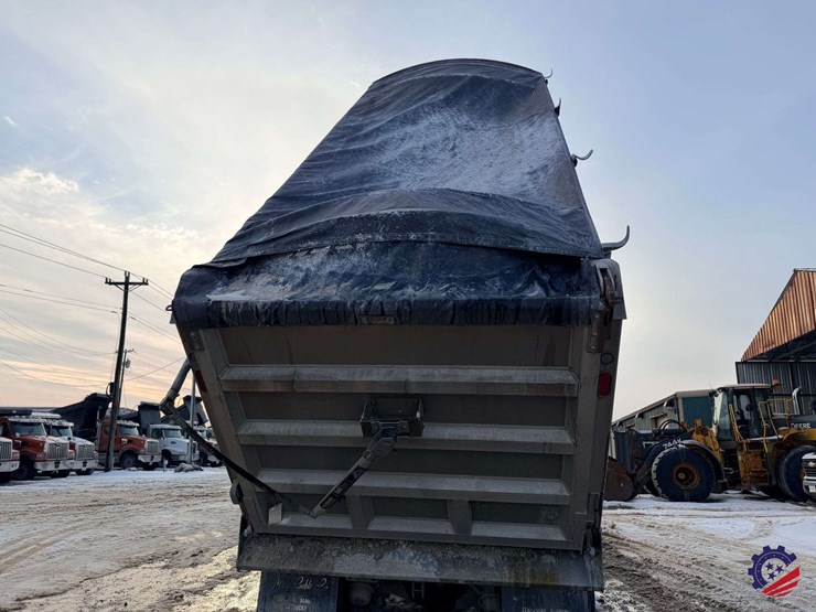 2018-mack-granite-gu713-image-73