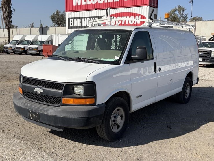 2006-utility-van-image-1