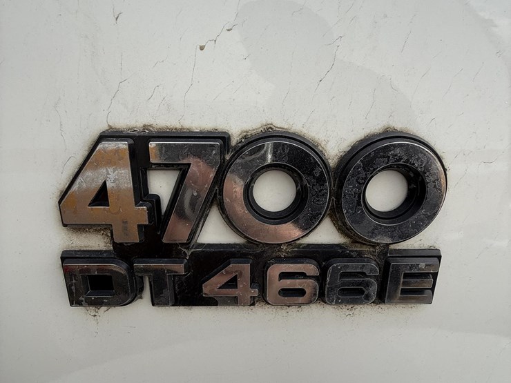 2000-international-4700-image-10