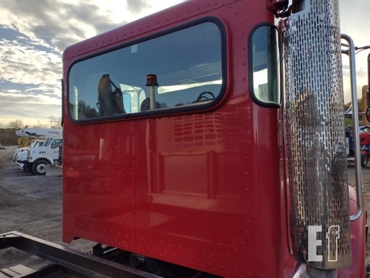 peterbilt-330-image-37