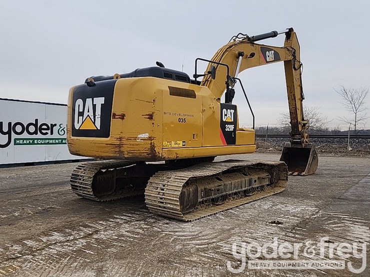 2016-caterpillar-320fl-image-5