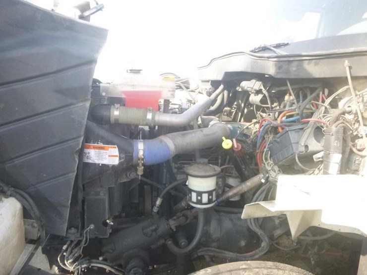 2004-international-7400-image-15