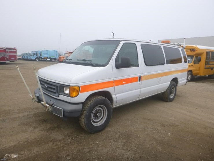 2006-ford-e350-image-1