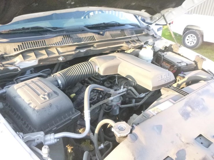 2015-dodge-1500-image-19