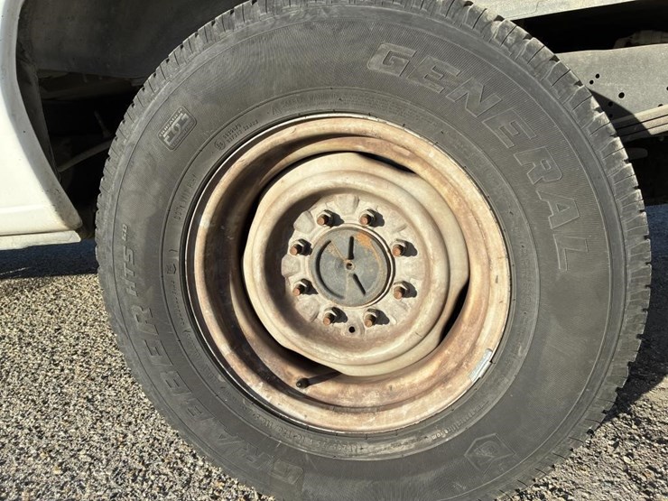 2010-ford-e350-image-5