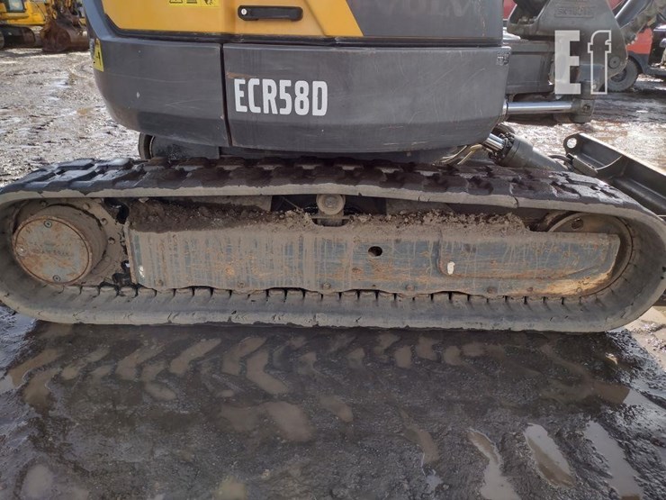 2016-volvo-ecr58d-image-35