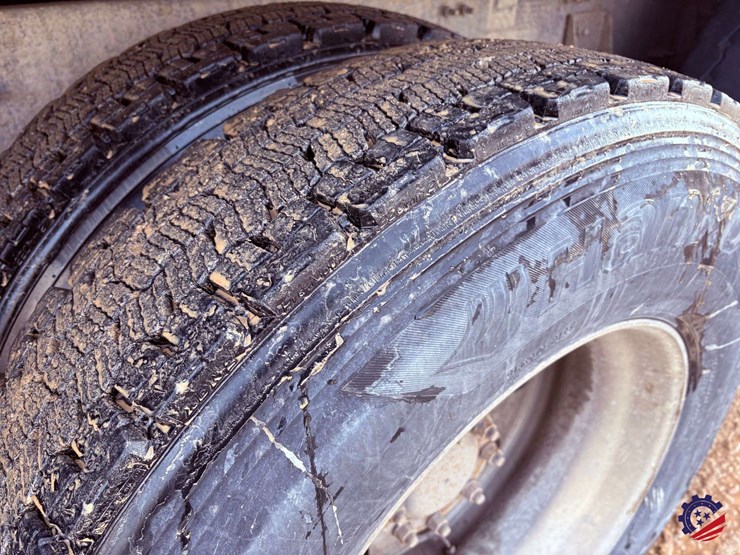 2017-mack-granite-gu713-image-34