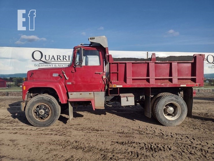 82-ford-l8000-dump-truck^title^-image-1