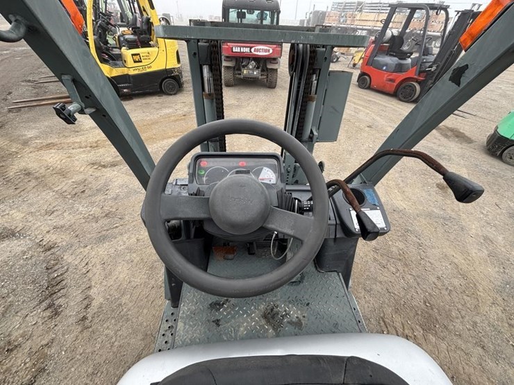 2005-nissan-mcpl02a25lv-image-17