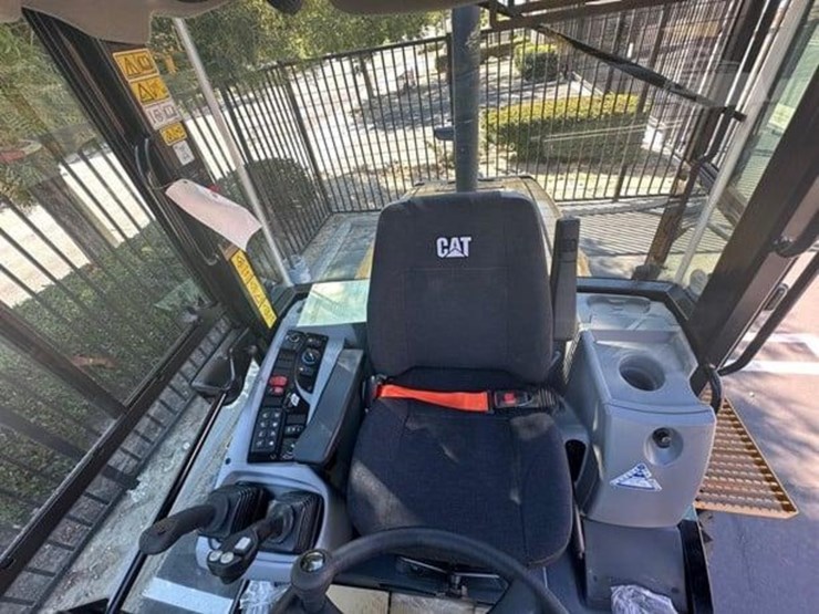 2023-caterpillar-910-image-19