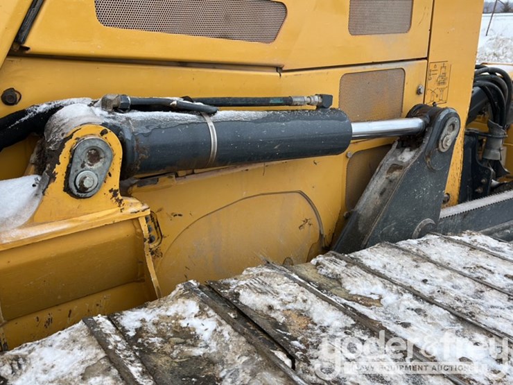 2016-deere-700k-lgp-image-10