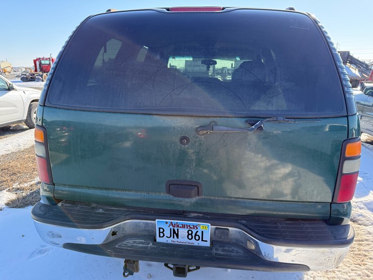 2004-chevrolet-tahoe-image-9