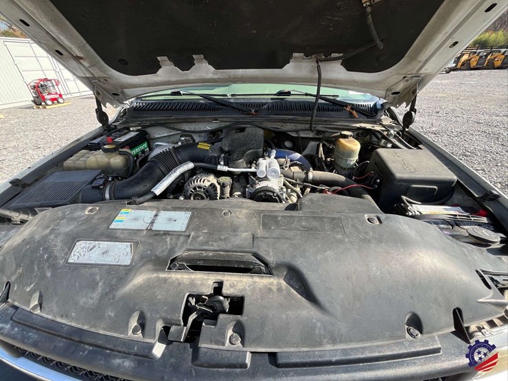 2002-chevrolet-silverado-3500-image-43