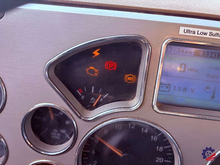 2017-mack-granite-gu713-image-64