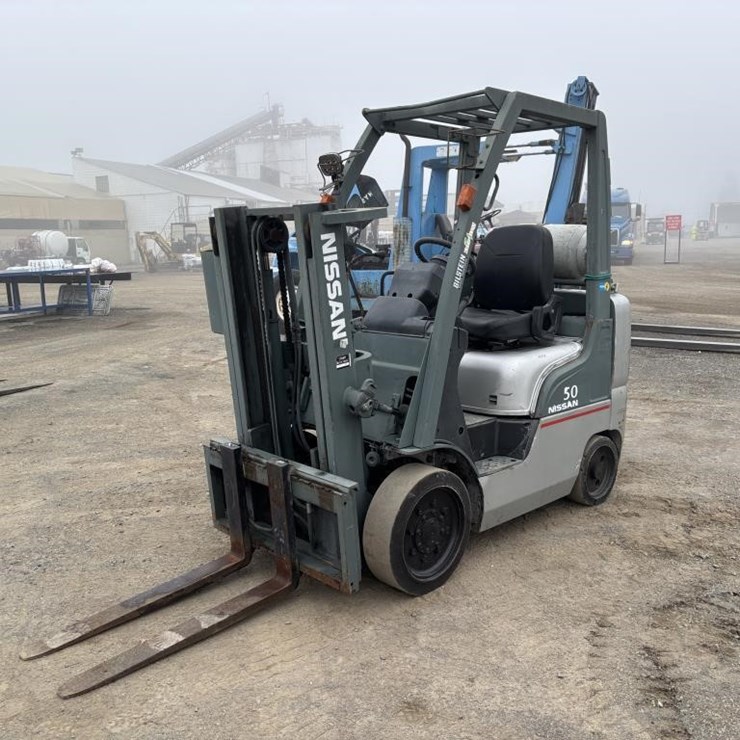 2005 NISSAN MCPL02A25LV