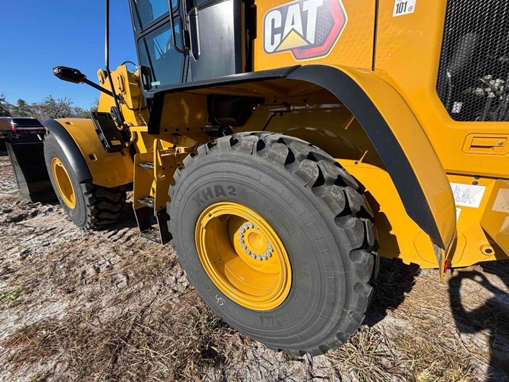 2025-caterpillar-930-image-15