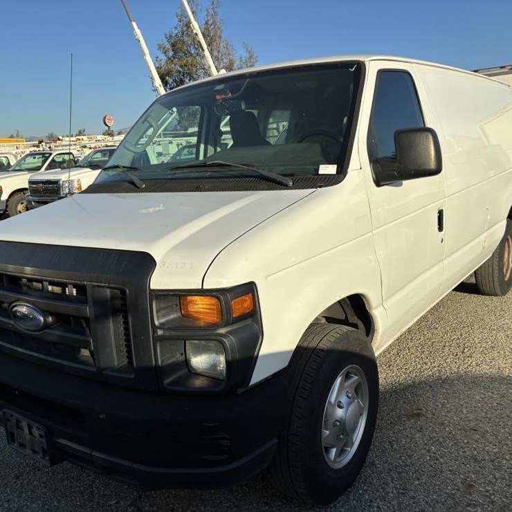 2010 FORD E350