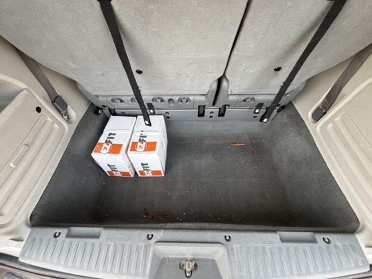 #31679-•-2012-vw-routan-image-18