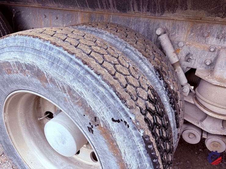 2016-kenworth-t800-image-16