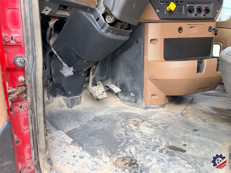 2018-mack-granite-gu713-image-53