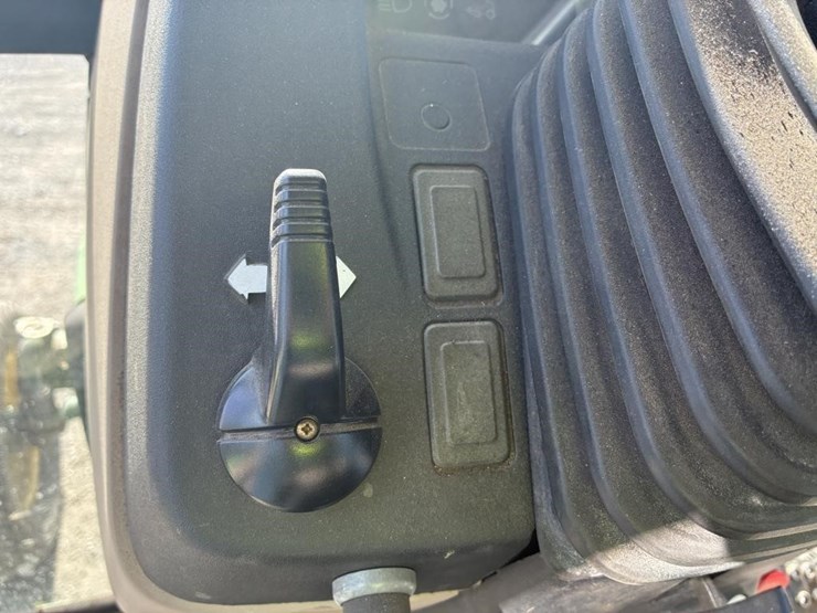 2011-john-deere-5.5-image-17