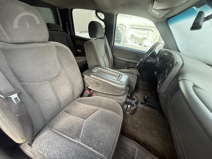 2003-chevrolet-silverado-2500-image-26