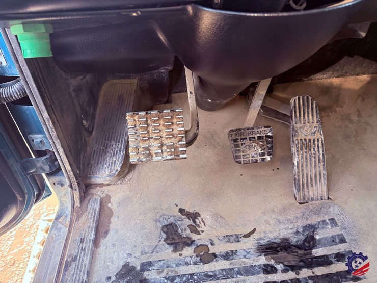 2021-western-star-4900ex-image-52