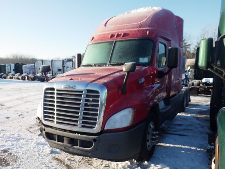 2017-freightliner-cascadia-125-image-1